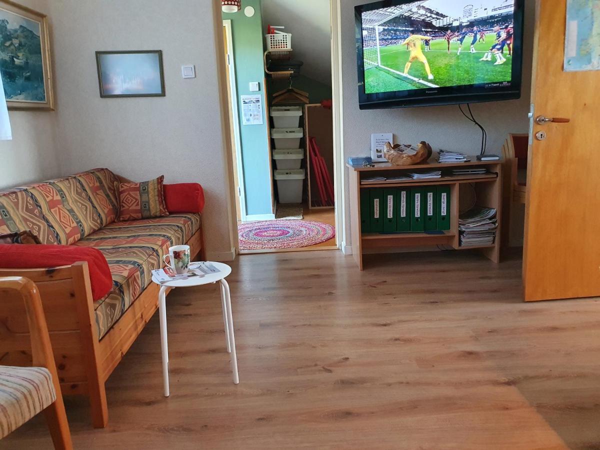 Bo hos Nancy i Ölme Lägenhet Kristinehamn Exteriör bild