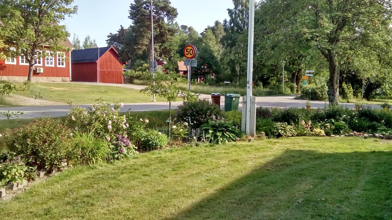 Bo hos Nancy i Ölme Lägenhet Kristinehamn Exteriör bild